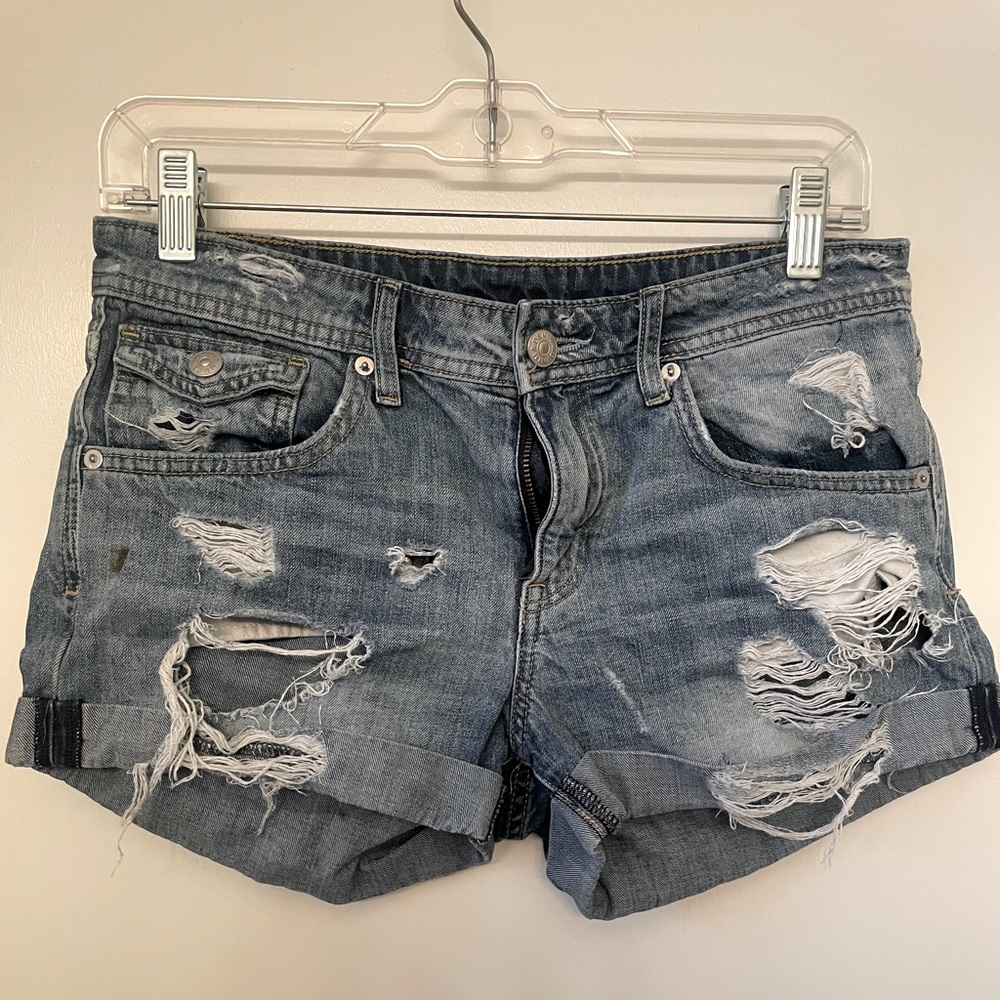 Distressed jean shorts, no brand